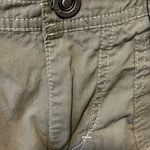 Women’s Kühl Sz 6 roll up green/grey cargo bermuda shorts - Picture 9 of 10